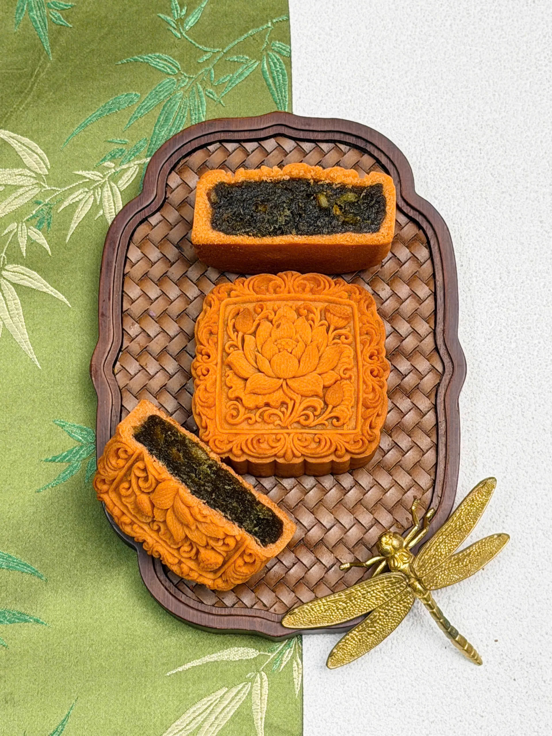 Bánh Trung Thu Dưa Lưới Cam Vàng