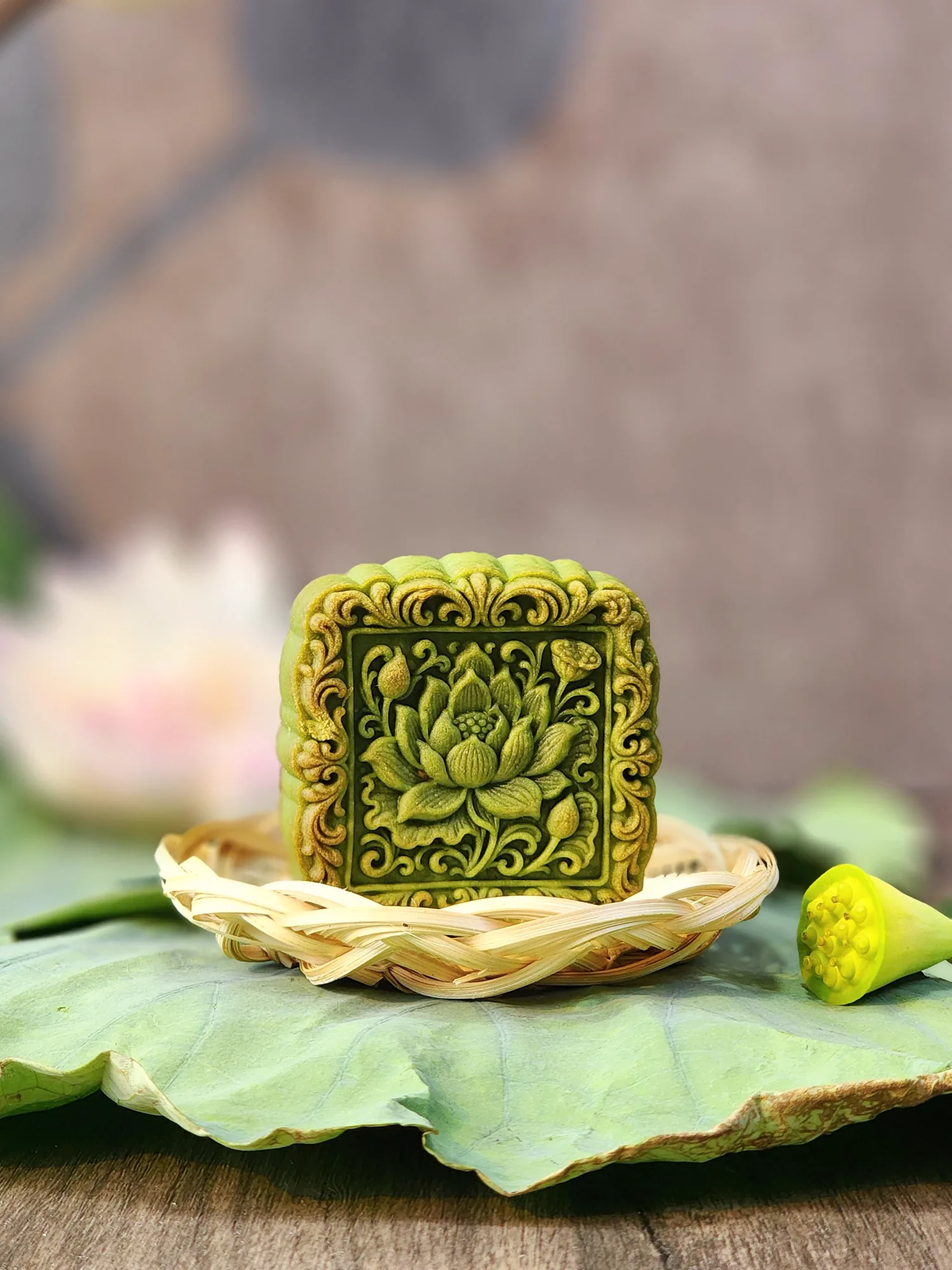 Bánh Trung Thu Trà Xanh Lưu Sa Hạt Điều