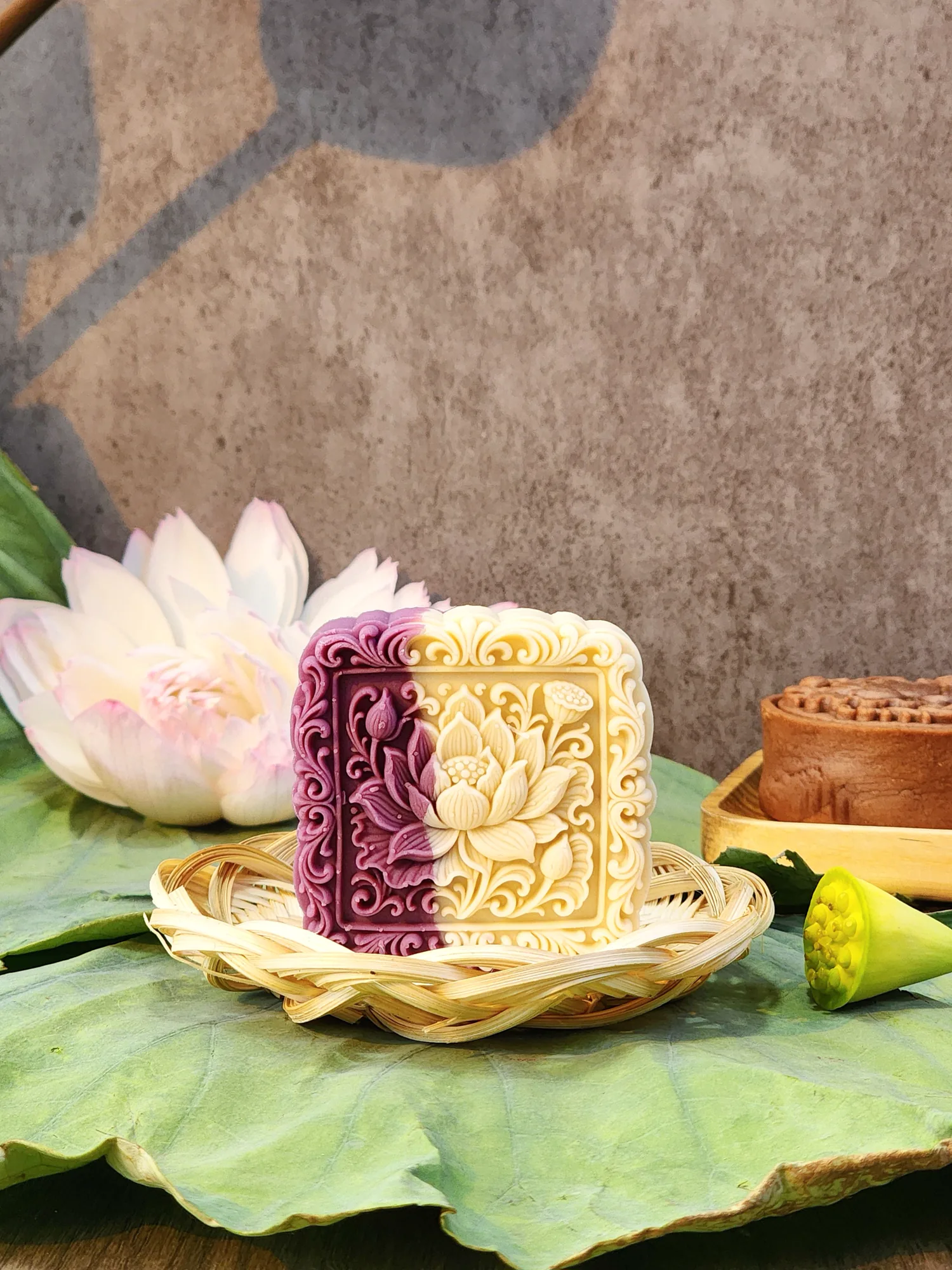 Bánh Trung Thu Tuyết Nướng Bá Tước Hạt Dẻ Cười