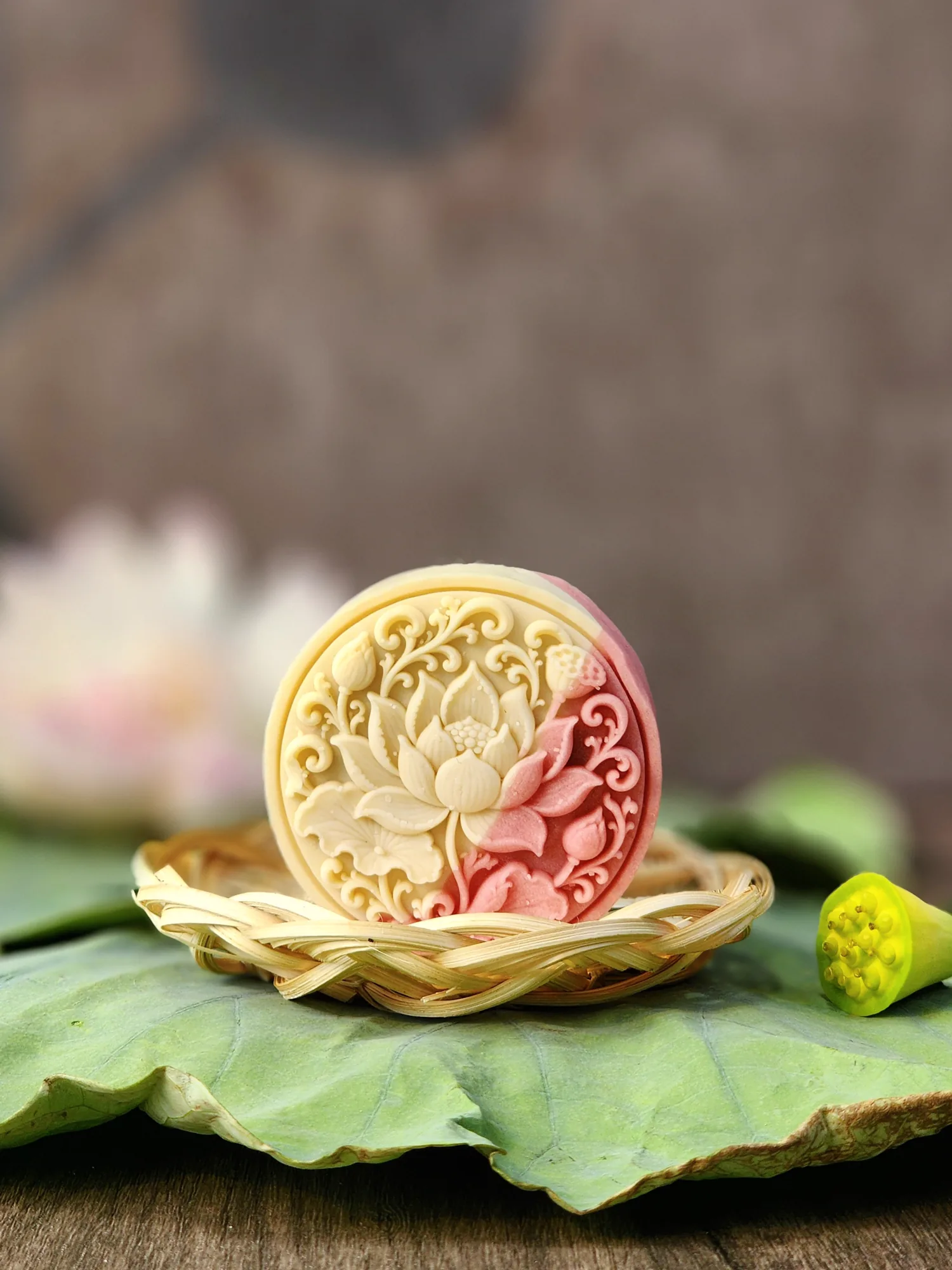 Bánh Trung Thu Tuyết Nướng Đậu Đỏ Óc Chó Rum Nho